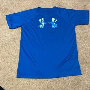 Boys Under Armour dry fit